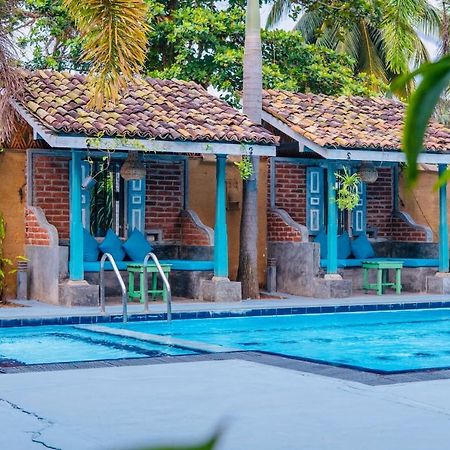 Hotel Vibration Хіккадува Екстер'єр фото