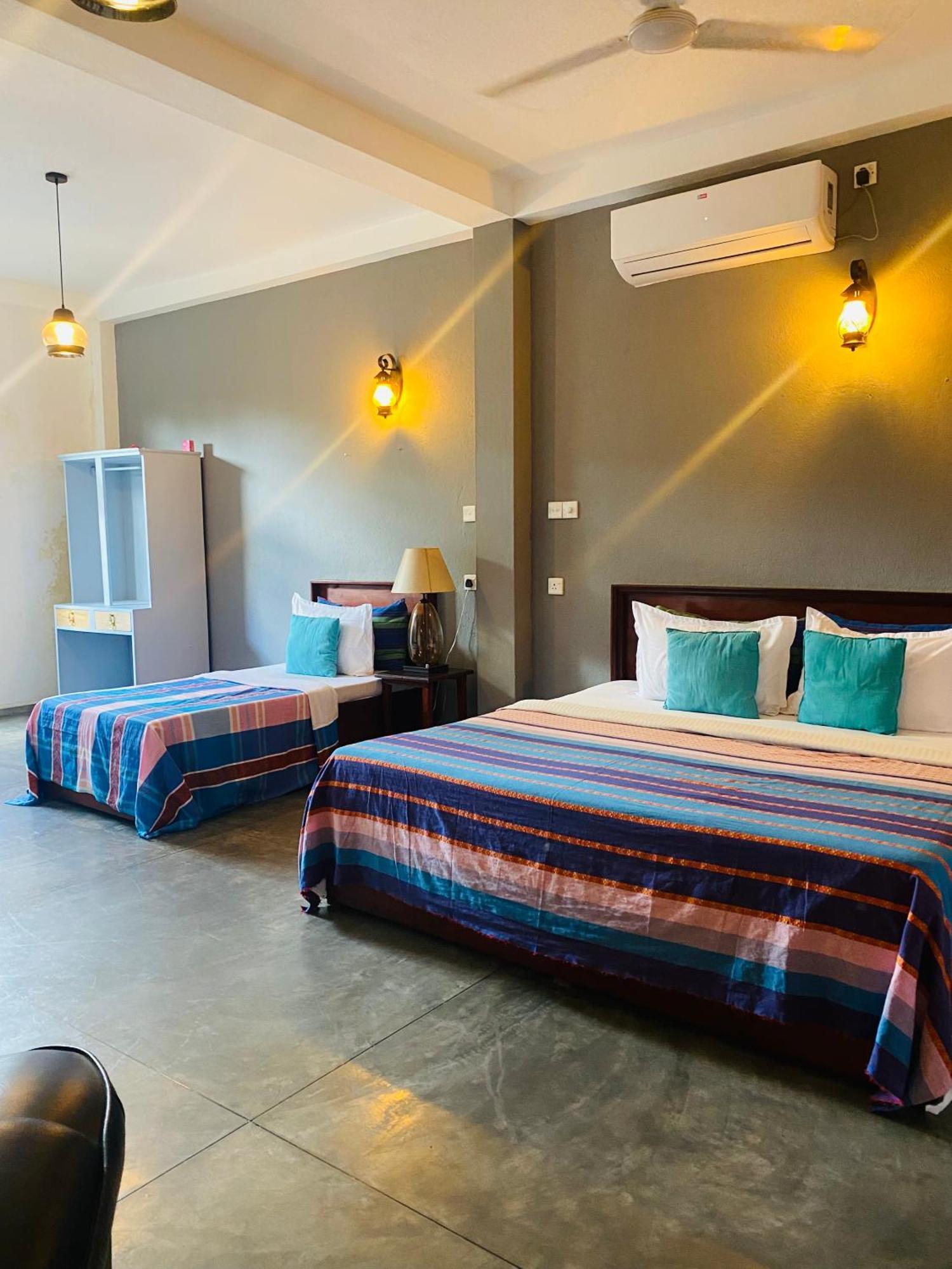 Hotel Vibration Хіккадува Екстер'єр фото