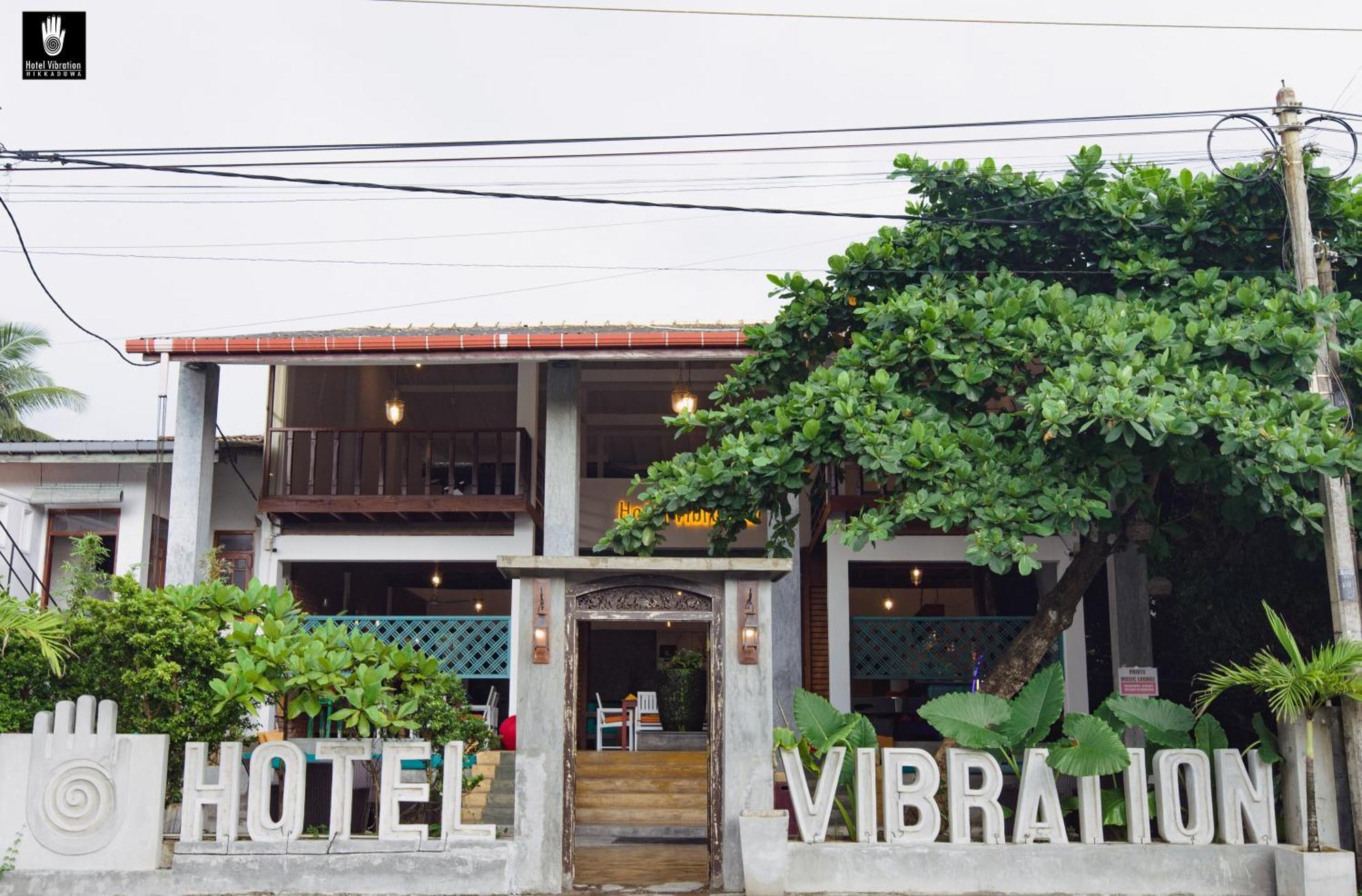 Hotel Vibration Хіккадува Екстер'єр фото