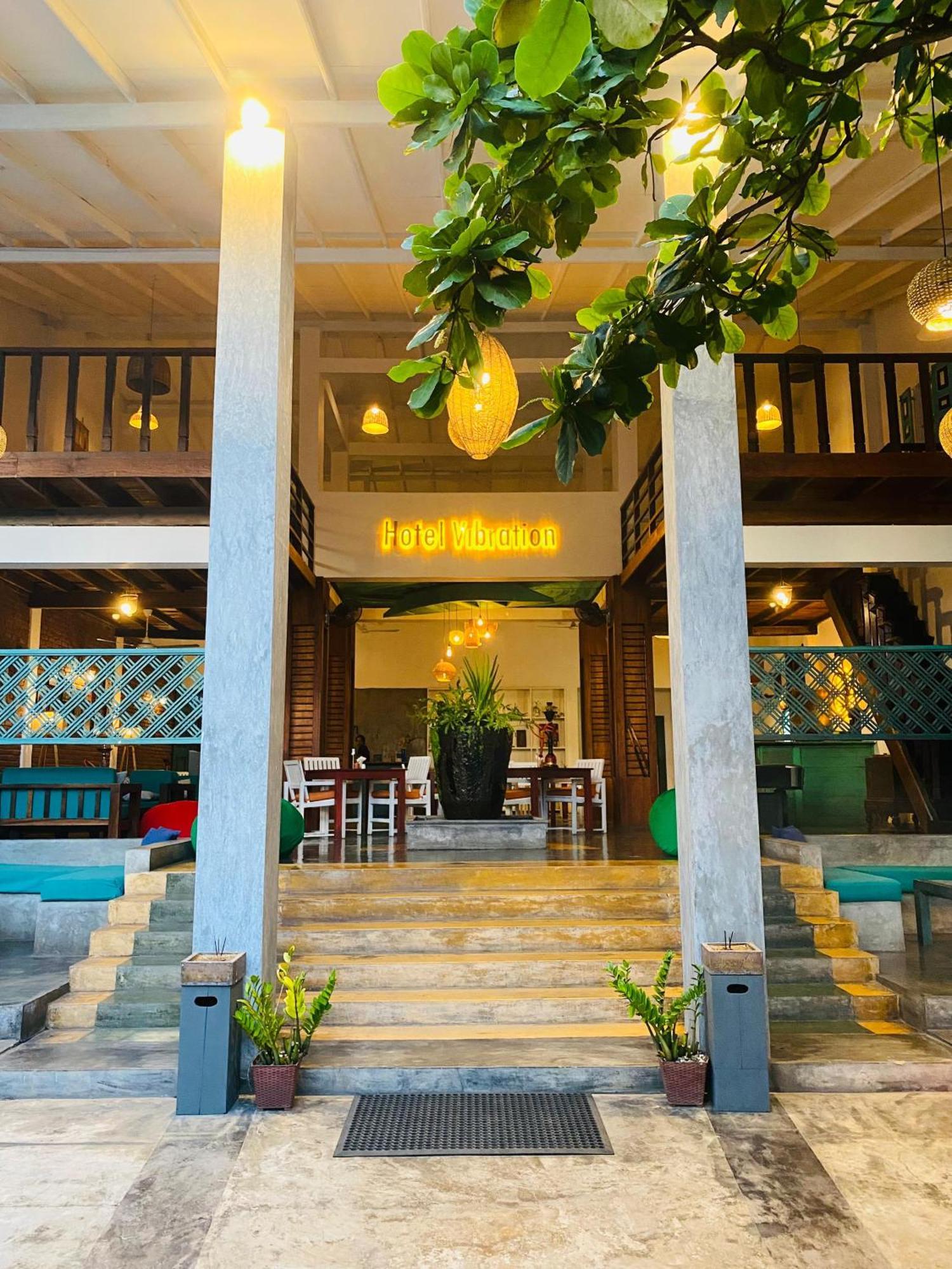 Hotel Vibration Хіккадува Екстер'єр фото
