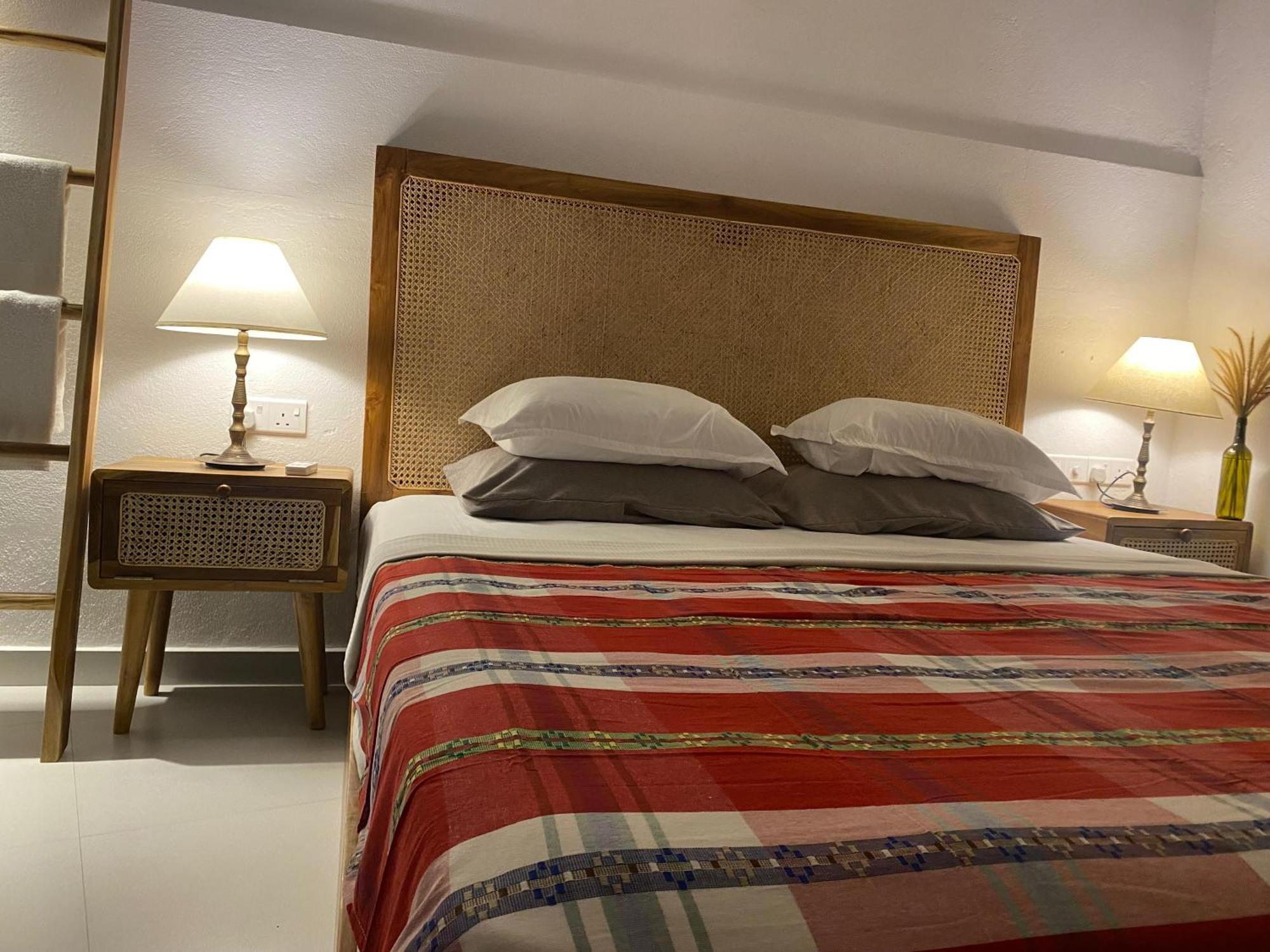 Hotel Vibration Хіккадува Екстер'єр фото