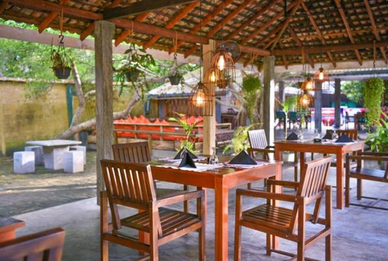 Hotel Vibration Хіккадува Екстер'єр фото