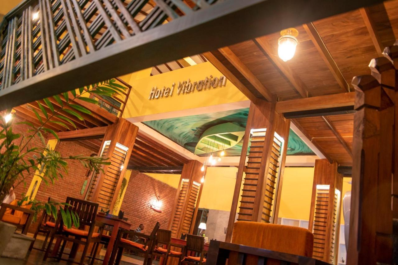 Hotel Vibration Хіккадува Екстер'єр фото