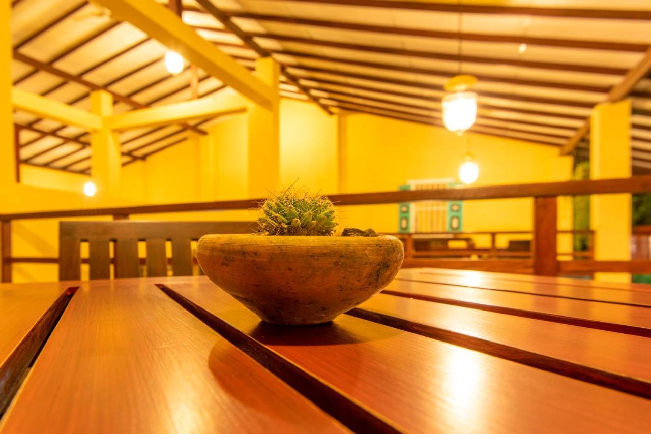 Hotel Vibration Хіккадува Екстер'єр фото